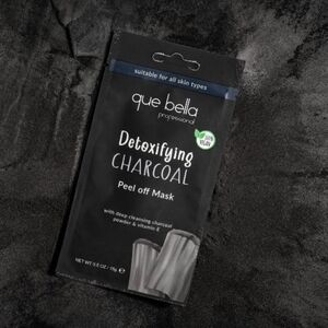 🦩10 For $25🦩♡Que Bella Detoxifying Charcoal Peel off Mask